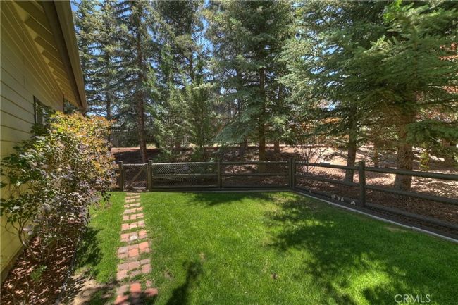 375 Meadow Cir N, House other with 4 bedrooms, 3 bathrooms and 2 parking in Big Bear Lake CA | Image 48