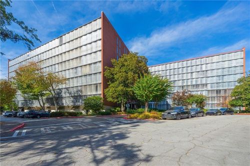 apt-223-3060 Pharr Court North Nw, Atlanta, GA, 30305-2024 | Card Image