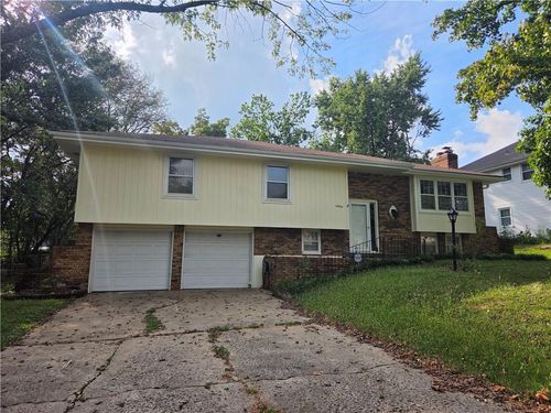 12800 Ewing Ave, Grandview, MO, 64030-2058 | Card Image