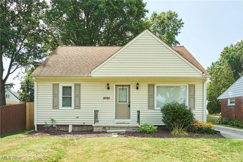 2020 Deming St, Cuyahoga Falls, OH, 44221-4132 | Card Image