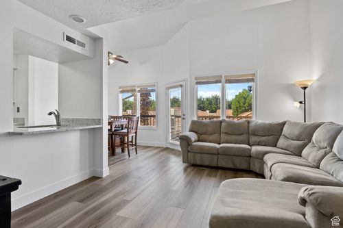 apt-j202-275 S Valley View Dr, St George, UT, 84770-5887 | Card Image