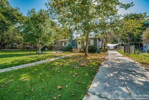 442 Garraty Rd, Terrell Hills, TX, 78209-5939 | Card Image