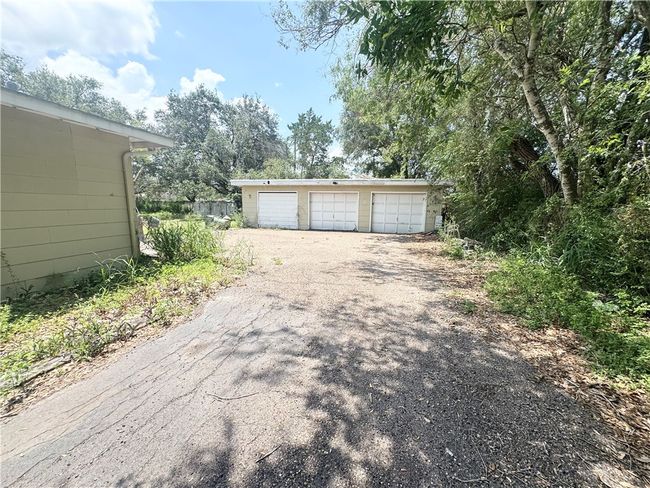 1223 W 3 Rd St, House other with 3 bedrooms, 2 bathrooms and null parking in Alice TX | Image 14