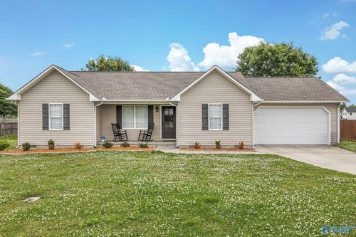 43 Devon Cir, Albertville, AL, 35951-3565 | Card Image