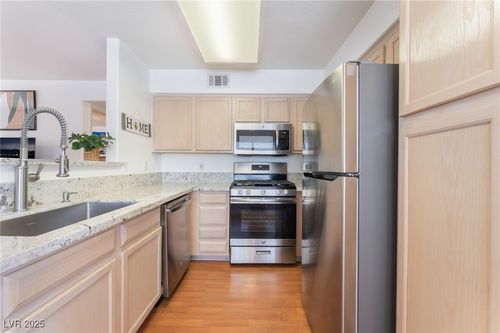 unit-204-5259 Caspian Springs Dr, Las Vegas, NV, 89120-5131 | Card Image