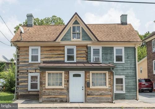 131 S Massanutten St, STRASBURG, VA, 22657-2409 | Card Image