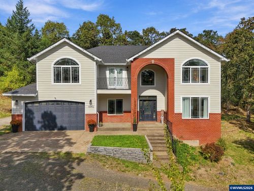 10392 Kiska Rd, Jefferson, OR, 97352-9506 | Card Image