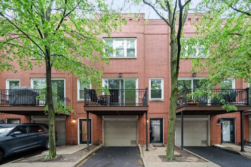 unit-d-2803 N Wolcott Ave, Chicago, IL, 60657-4080 | Card Image