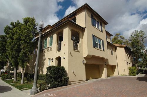 225 Lockford, Irvine, CA, 92602-0956 | Card Image