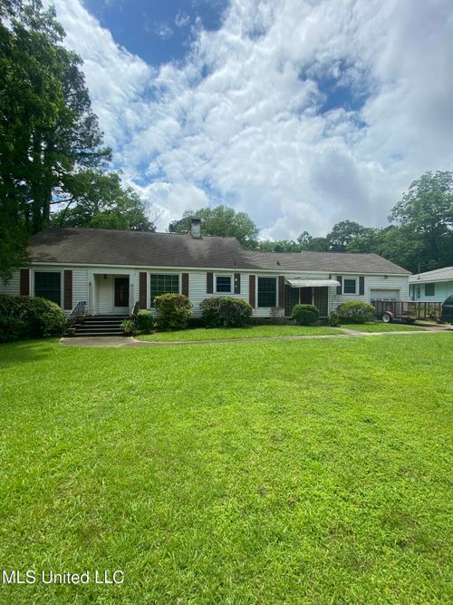 210 Colonial Cir, Jackson, MS, 39211-4211 | Card Image