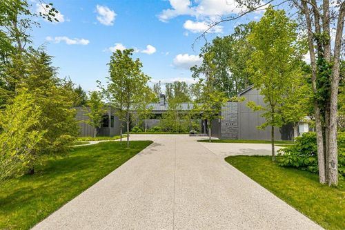 9125 Pier St, Lakeside, MI, 49116-9728 | Card Image