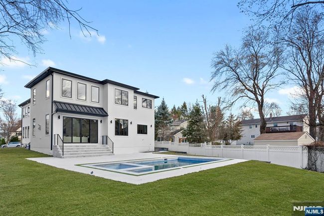 75 Maryland Rd, House other with 6 bedrooms, 8 bathrooms and null parking in Paramus NJ | Image 35