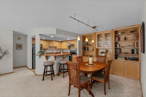 605-2885 Knox Ave S, Minneapolis, MN, 55408-1854 | Card Image
