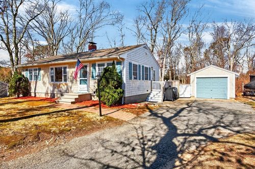3 Januit St, Sandwich, MA, 02563-1839 | Card Image