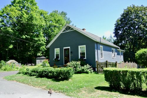7 Aberdeen Rd, Pittsfield, MA, 01201-8101 | Card Image