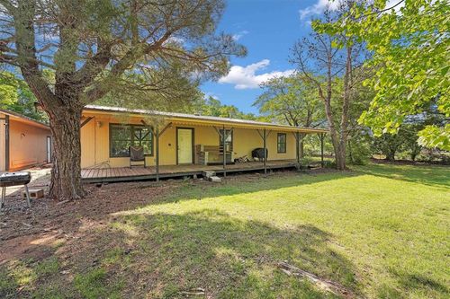 11402 N 1957 Rd, Elk City, OK, 73644-2333 | Card Image