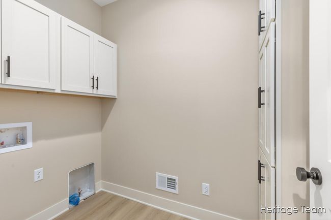Laundry Room | Image 16