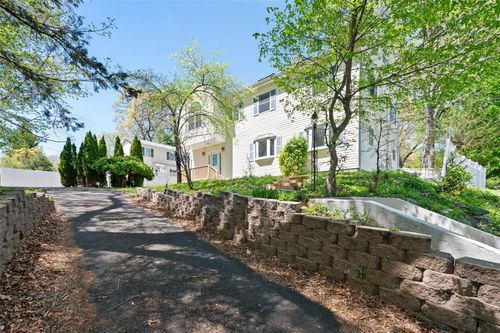 33 Brandeis Ave, Mohegan Lake, NY, 10547-1101 | Card Image