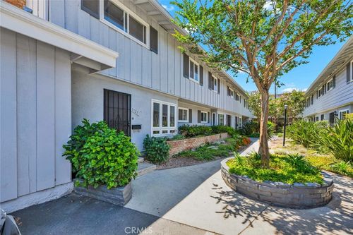 1125 E 1st St, Tustin, CA, 92780 | Card Image