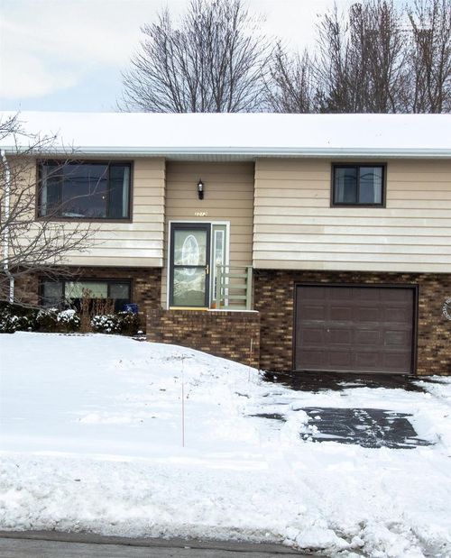 1012 W Campus Drive, Wausau, WI, 54401 | Card Image