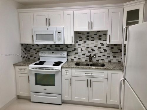 apt-722-5530 Lakewood Cir N, Margate, FL, 33063-5236 | Card Image