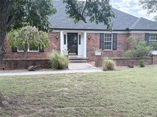 2604 Country Club Cir, Independence, KS, 67301-1604 | Card Image