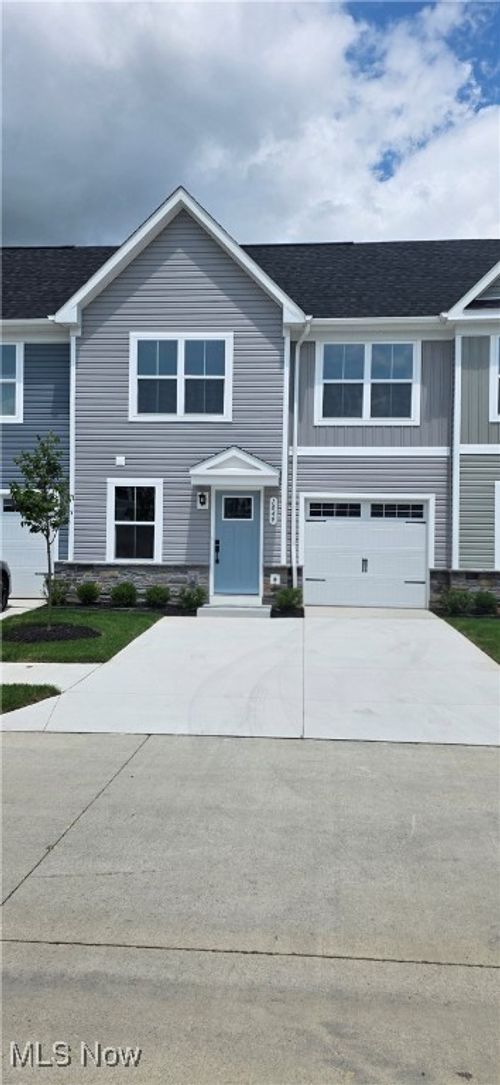 1849 Shank Dr, Akron, OH, 44313-4818 | Card Image