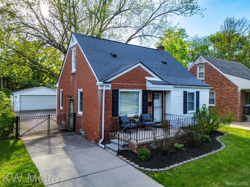 2939 N Connecticut Ave, Royal Oak, MI, 48073-3532 | Card Image