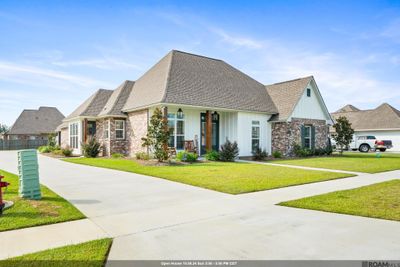 7344 Lillie Dr, House other with 4 bedrooms, 3 bathrooms and null parking in Denham Springs LA | Image 1