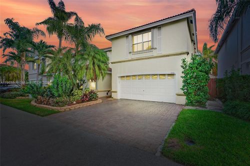 1046 Satinleaf St, Hollywood, FL, 33019-4815 | Card Image