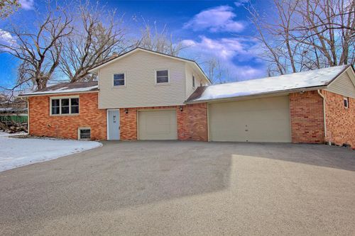 921 Western Dr, Chanhassen, MN, 55317-9556 | Card Image
