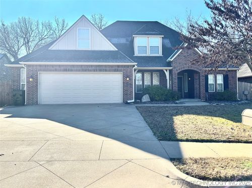 722 W 39th St, Sand Springs, OK, 74063-2892 | Card Image