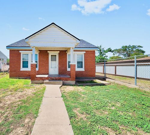 709 E 14th St, Big Spring, TX, 79720-4624 | Card Image
