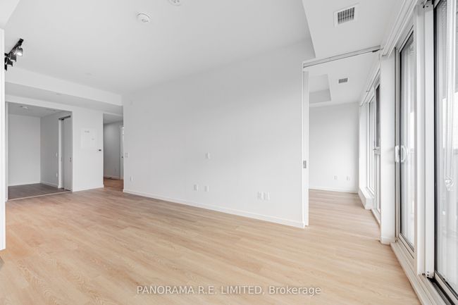 623 - 689 The Queensway, Condo with 2 bedrooms, 2 bathrooms and 1 parking in Etobicoke ON | Image 7