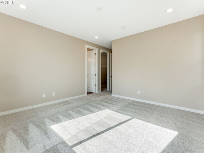 8431 Se Blanton St, House attached with 3 bedrooms, 3 bathrooms and 2 parking in Hillsboro OR | Image 11