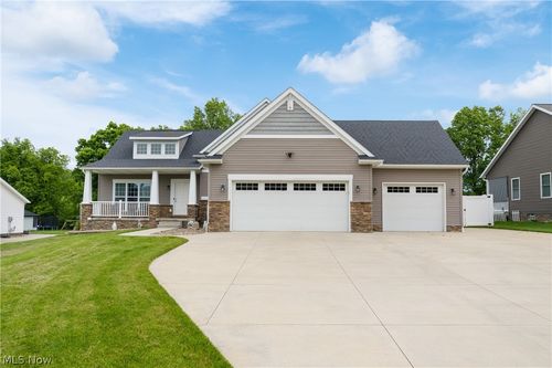 3097 Brumbaugh St Nw, North Canton, OH, 44720-4817 | Card Image