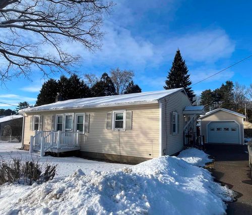 46 Pinecrest Dr, Essex, VT, 05452-2915 | Card Image