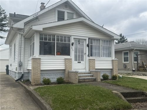 250 29th St Nw, Barberton, OH, 44203-6807 | Card Image