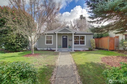 7940 17th Avenue Sw, Seattle, WA, 98106 | Card Image