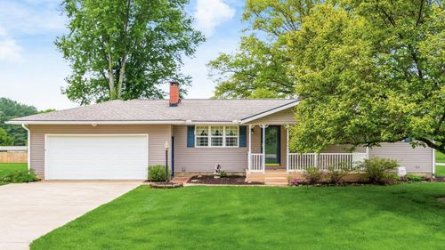 5220 Airwood Dr, Zanesville, OH, 43701-9698 | Card Image