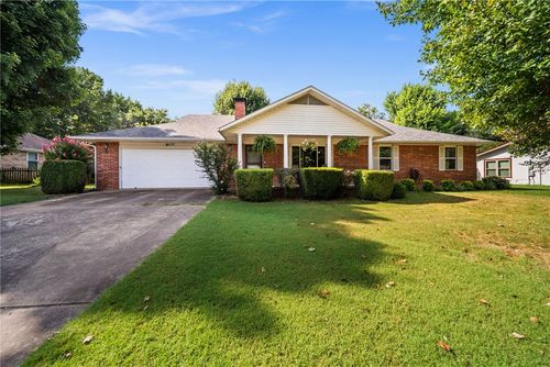 807 Maple St, Prairie Grove, AR, 72753-2529 | Card Image