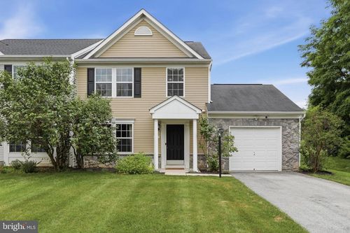 3003 Sundown Dr, CHAMBERSBURG, PA, 17202-7008 | Card Image