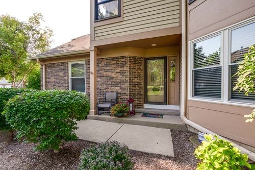 187 Willow Pkwy, Buffalo Grove, IL, 60089-4637 | Card Image