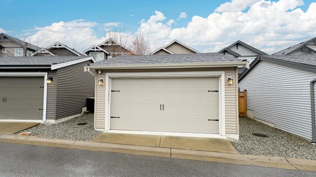 10501 Robertson Street, House other with 4 bedrooms, 3 bathrooms and 3 parking in Maple Ridge BC | Image 35