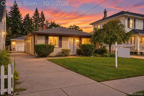 5970 N Silvery Ln, Dearborn Heights, MI, 48127-3127 | Card Image