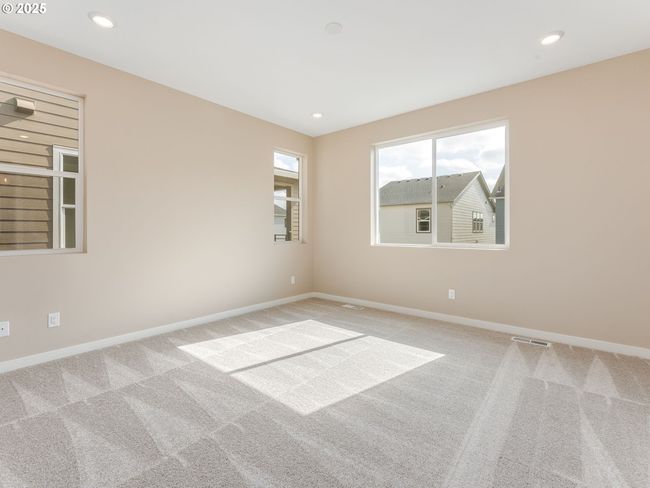 8431 Se Blanton St, House attached with 3 bedrooms, 3 bathrooms and 2 parking in Hillsboro OR | Image 18