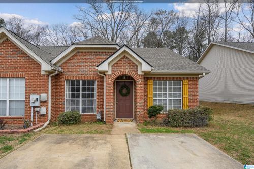 2785 Southwood Ln, BESSEMER, AL, 35022-5692 | Card Image