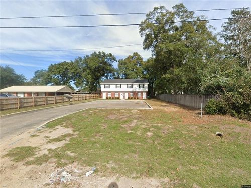 18 Station St, Saraland, AL, 36571-2852 | Card Image