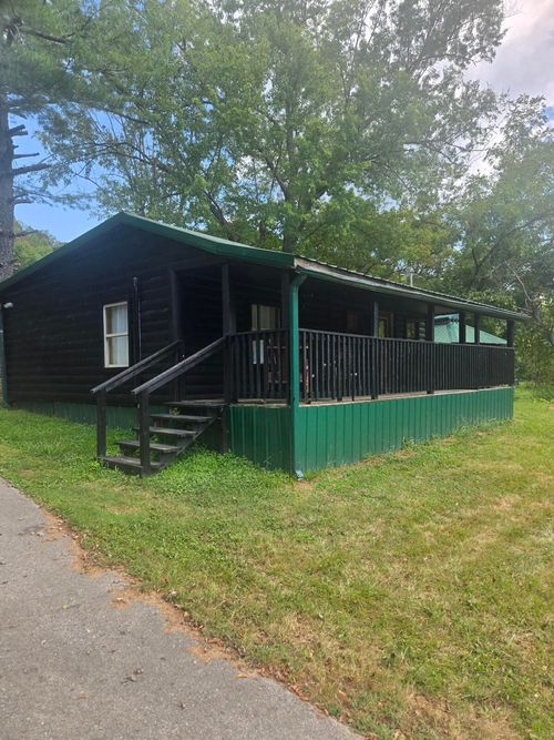 151 Nada Tunnel Rd, Stanton, KY, 40380-9742 | Card Image