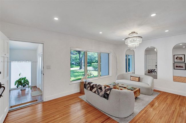 552 Alminar Ave, House other with 2 bedrooms, 2 bathrooms and null parking in Coral Gables FL | Image 6